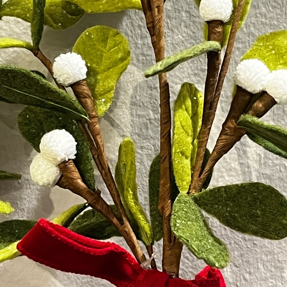 SOLD!! NWT Felt Mistletoe Spray, Set of 2 - Picture 4 of 5